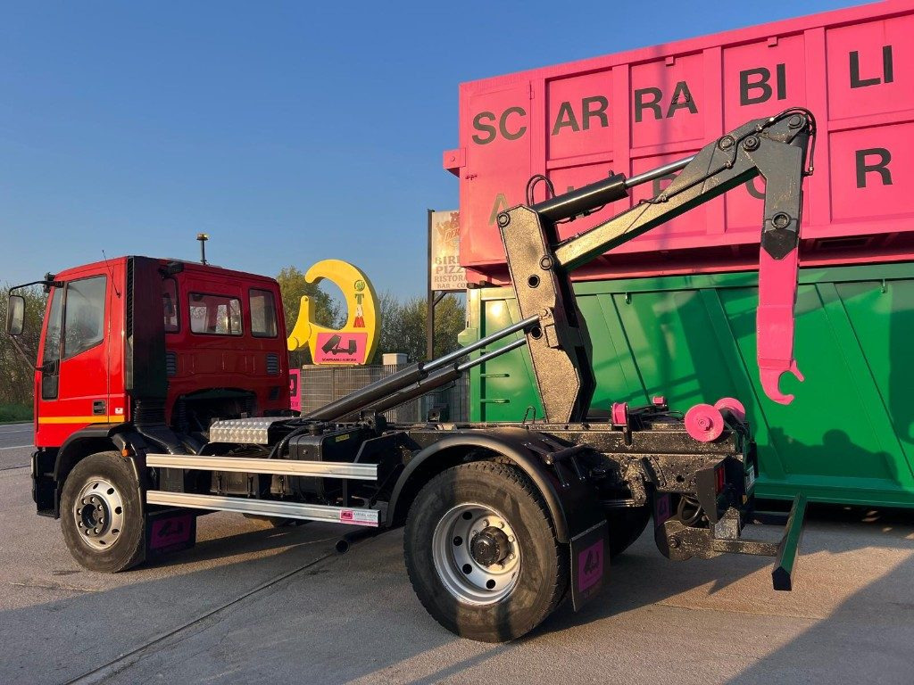 IVECO EUROCARGO 150E18K SCARRABILE - Pacēlājs ar āķi: foto 3 IVECO EUROCARGO 150E18K SCARRABILE - Pacēlājs ar āķi: foto 3