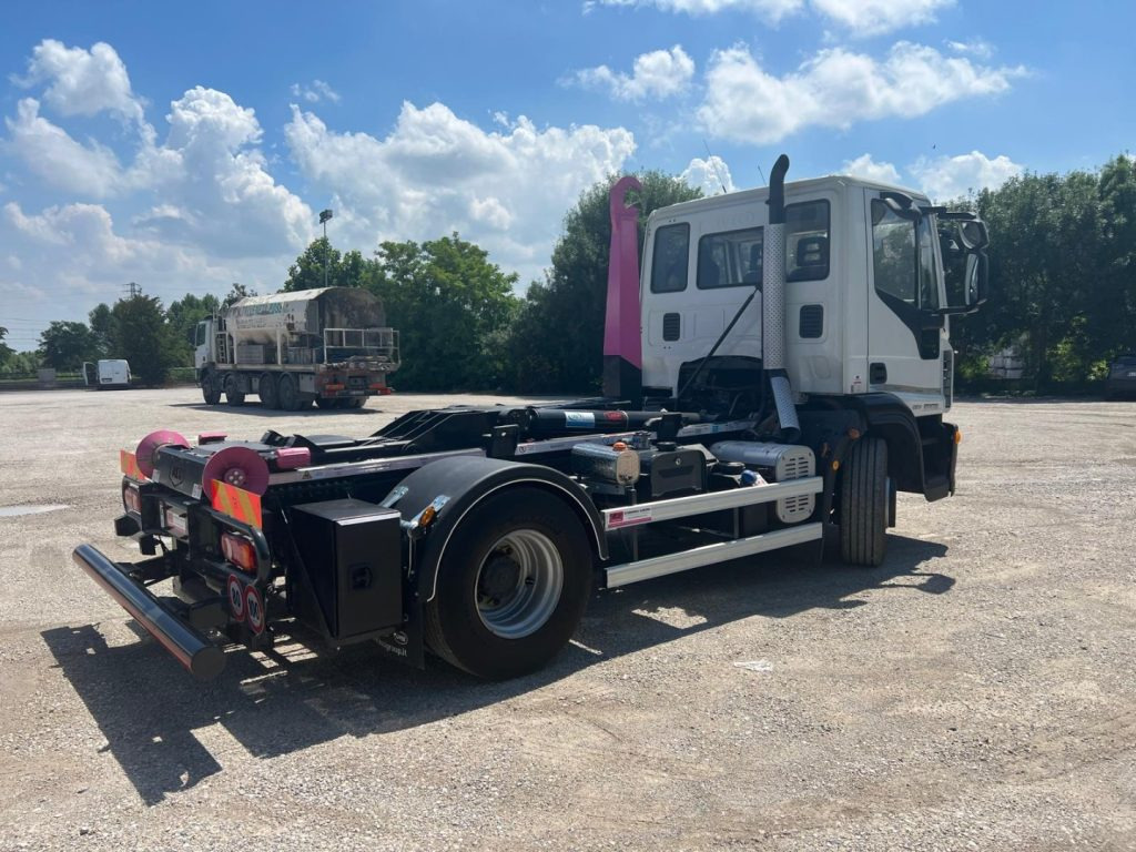 IVECO EUROCARGO 160E25 SCARRABILE - Pacēlājs ar āķi: foto 5 IVECO EUROCARGO 160E25 SCARRABILE - Pacēlājs ar āķi: foto 5