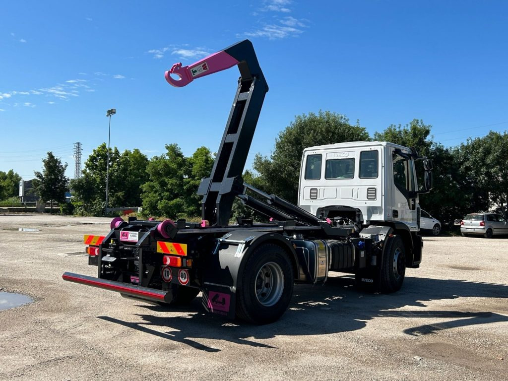 IVECO EUROCARGO 180E32K NUOVO SCARRABILE - Pacēlājs ar āķi: foto 5 IVECO EUROCARGO 180E32K NUOVO SCARRABILE - Pacēlājs ar āķi: foto 5