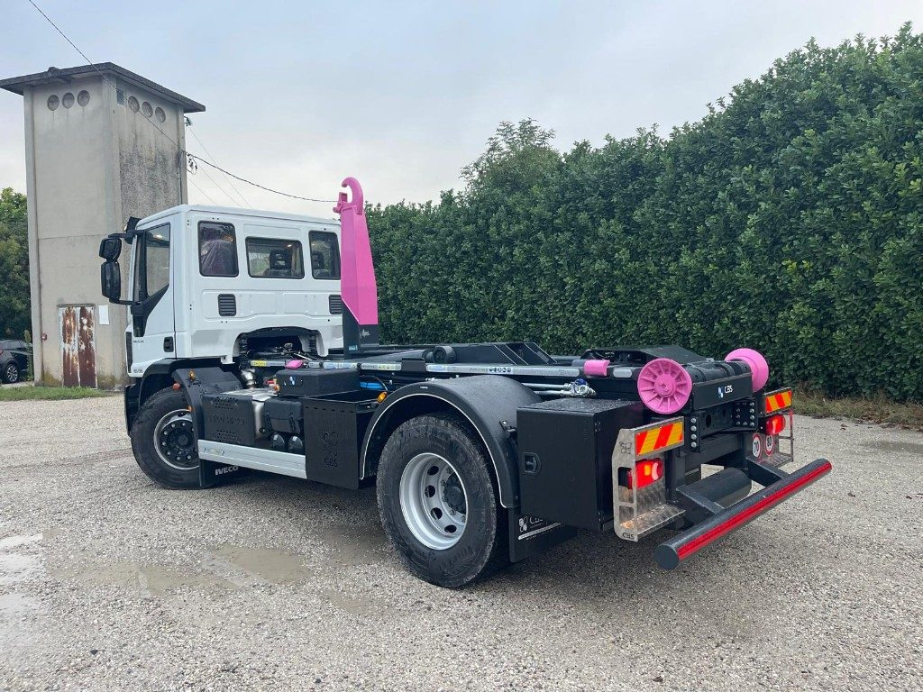 IVECO EUROCARGO 180K32 SCARRABILE NUOVO - Pacēlājs ar āķi: foto 3 IVECO EUROCARGO 180K32 SCARRABILE NUOVO - Pacēlājs ar āķi: foto 3