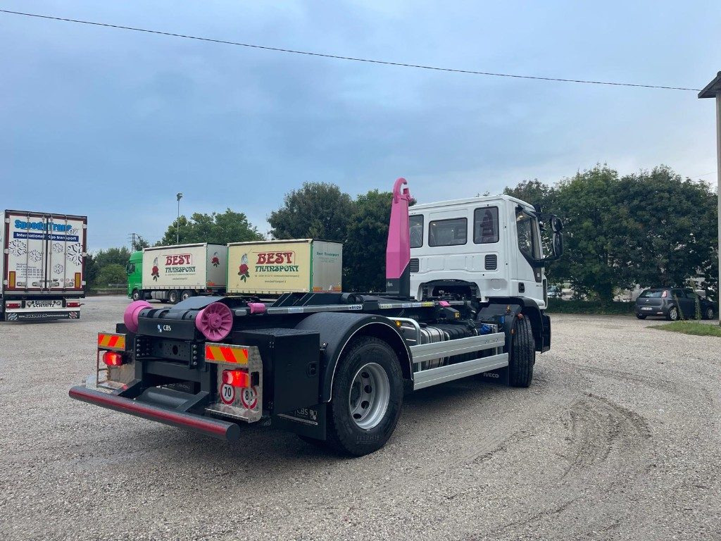 IVECO EUROCARGO 180K32 SCARRABILE NUOVO - Pacēlājs ar āķi: foto 4 IVECO EUROCARGO 180K32 SCARRABILE NUOVO - Pacēlājs ar āķi: foto 4