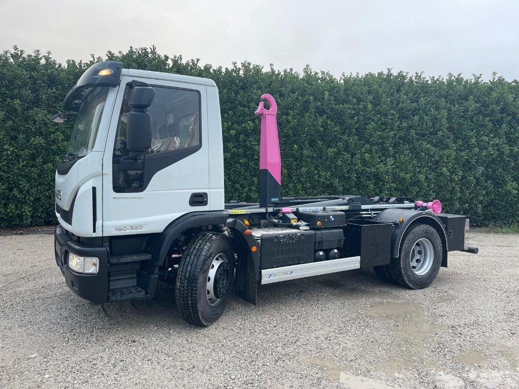IVECO EUROCARGO 180K32 SCARRABILE NUOVO - Pacēlājs ar āķi: foto 2 IVECO EUROCARGO 180K32 SCARRABILE NUOVO - Pacēlājs ar āķi: foto 2