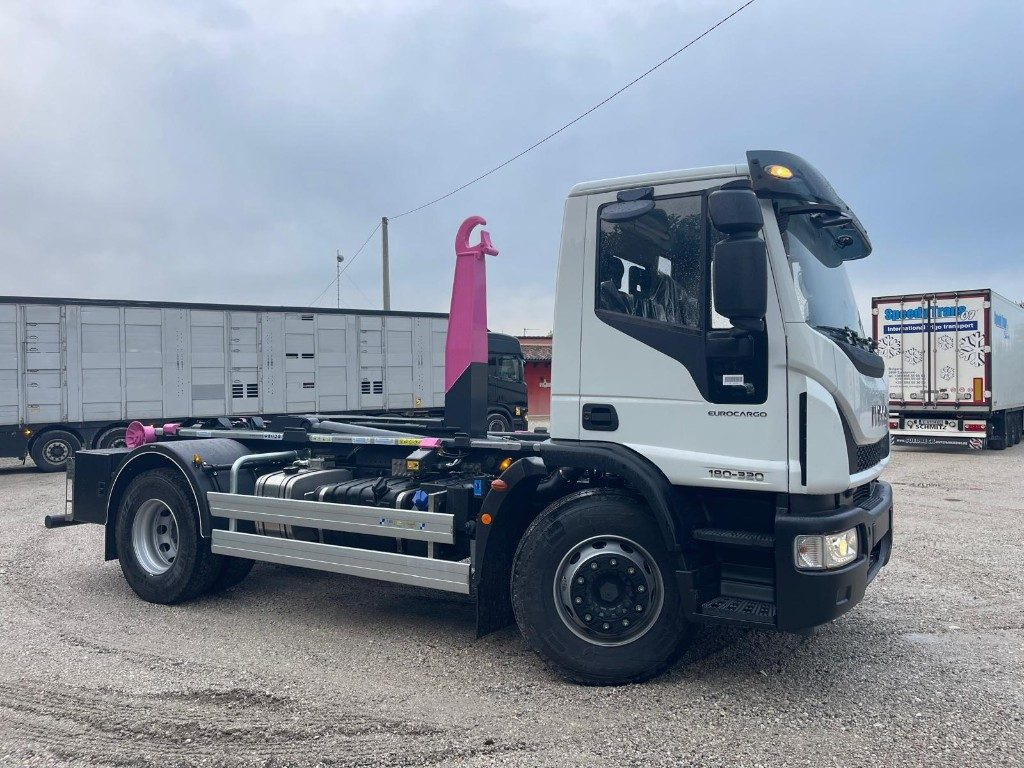 IVECO EUROCARGO 180K32 SCARRABILE NUOVO - Pacēlājs ar āķi: foto 5 IVECO EUROCARGO 180K32 SCARRABILE NUOVO - Pacēlājs ar āķi: foto 5