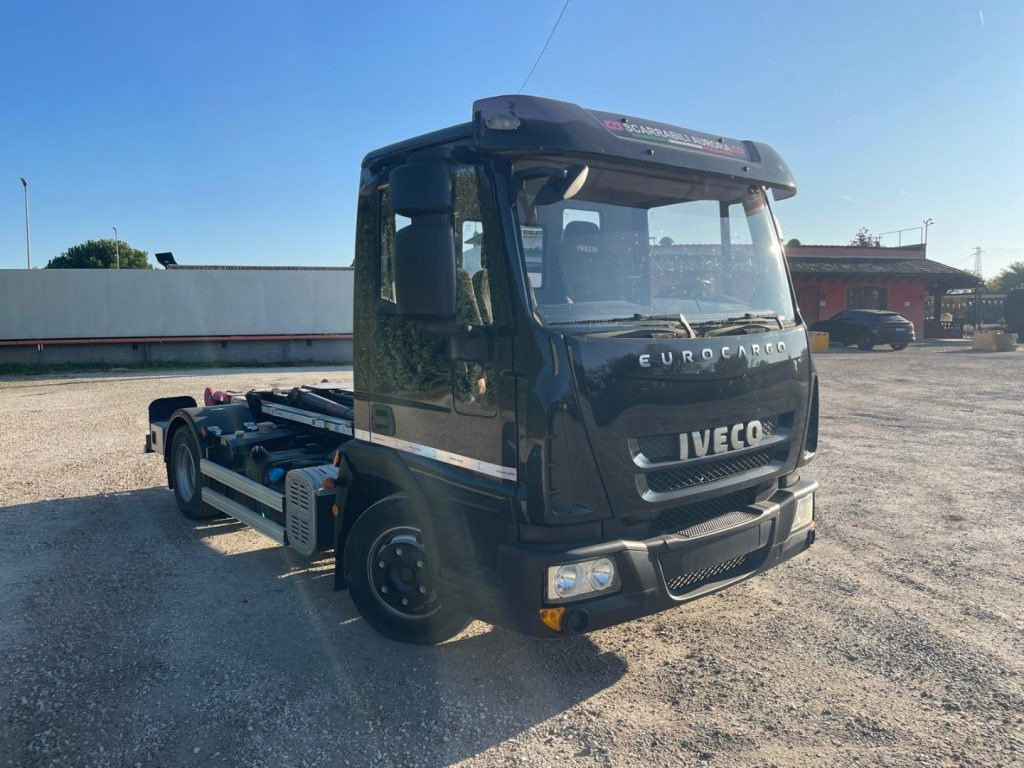 IVECO EUROCARGO 75E18 CON SCARRABILE NUOVO - Pacēlājs ar āķi: foto 1 IVECO EUROCARGO 75E18 CON SCARRABILE NUOVO - Pacēlājs ar āķi: foto 1