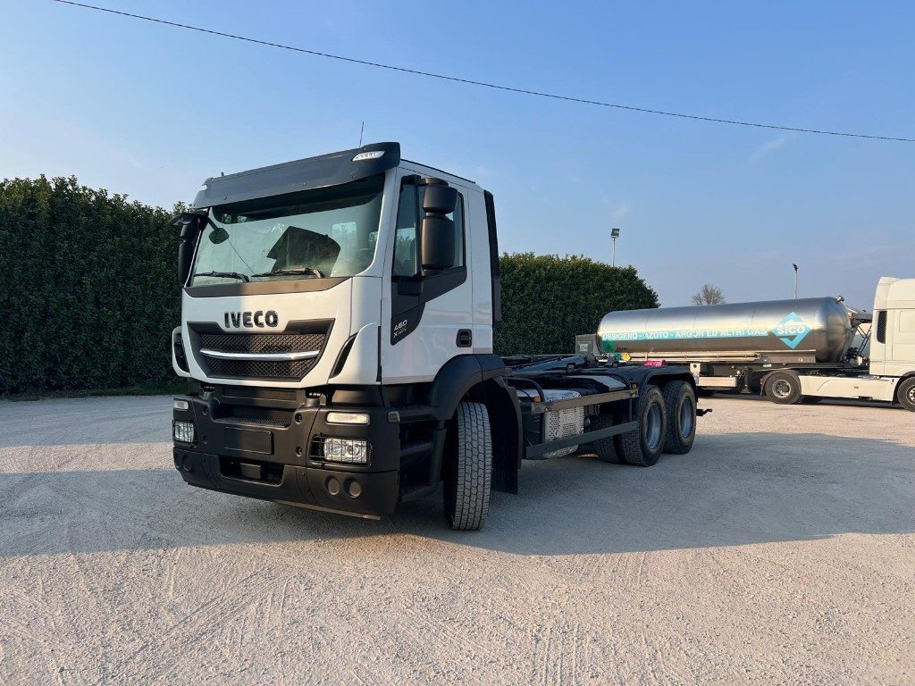IVECO STRALIS 460 X-WAY USATO SCARRABILE 6X4 - Pacēlājs ar āķi: foto 1 IVECO STRALIS 460 X-WAY USATO SCARRABILE 6X4 - Pacēlājs ar āķi: foto 1