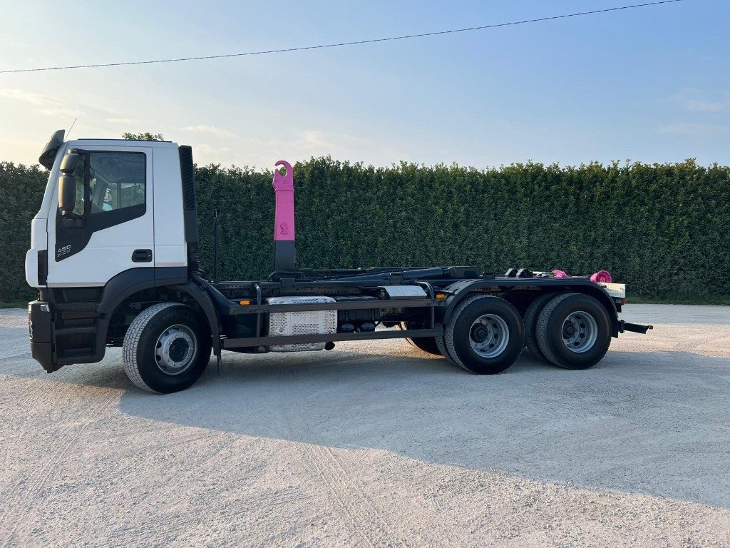 IVECO STRALIS 460 X-WAY USATO SCARRABILE 6X4 - Pacēlājs ar āķi: foto 3 IVECO STRALIS 460 X-WAY USATO SCARRABILE 6X4 - Pacēlājs ar āķi: foto 3