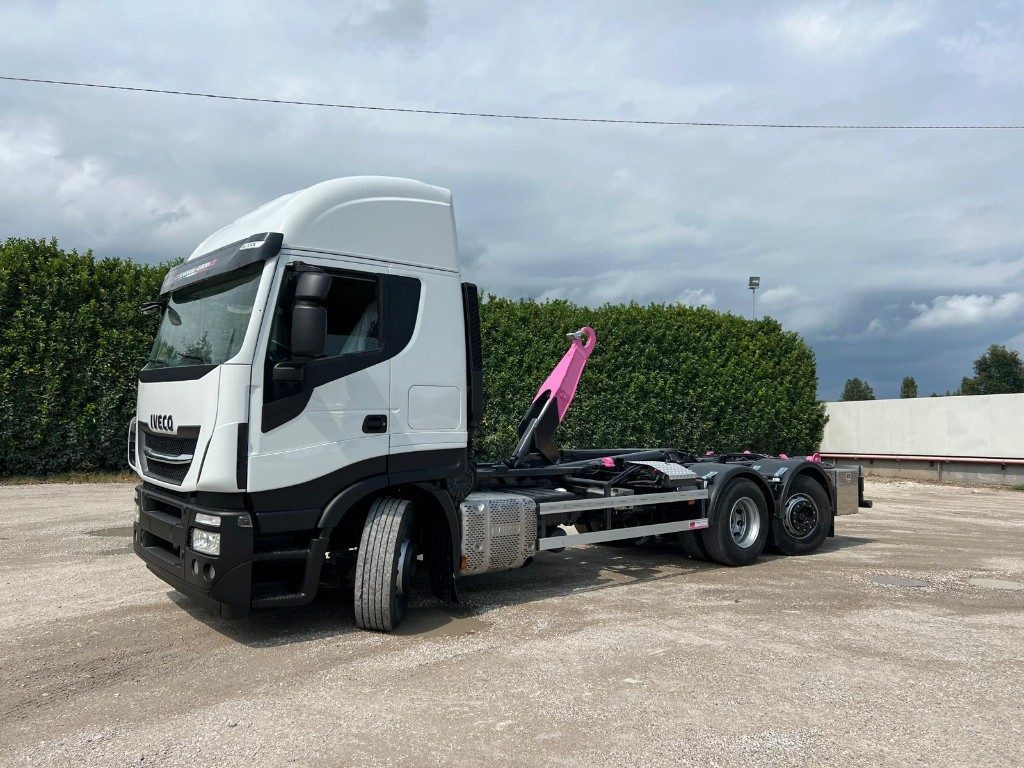 IVECO STRALIS 510 SCARRABILE - Pacēlājs ar āķi: foto 2 IVECO STRALIS 510 SCARRABILE - Pacēlājs ar āķi: foto 2