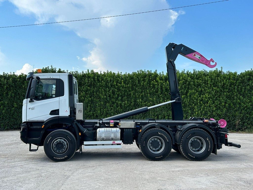 IVECO TRAKKER T-WAY AD380T NUOVO SCARRABILE - Pacēlājs ar āķi: foto 2 IVECO TRAKKER T-WAY AD380T NUOVO SCARRABILE - Pacēlājs ar āķi: foto 2
