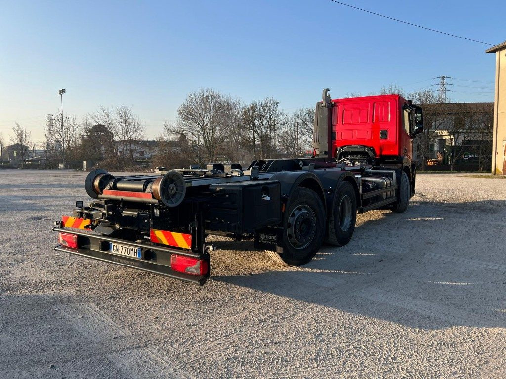 IVECO X-WAY AD260 NUOVO TARGATO SCARRABILE - Pacēlājs ar āķi: foto 4 IVECO X-WAY AD260 NUOVO TARGATO SCARRABILE - Pacēlājs ar āķi: foto 4