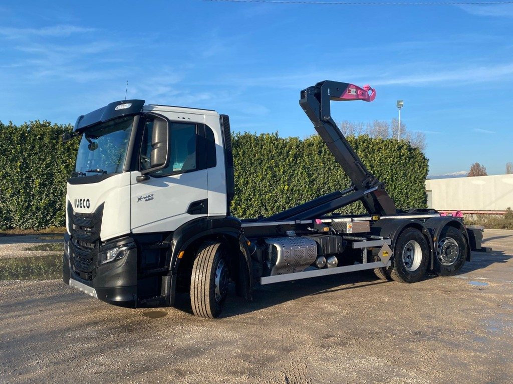 IVECO X-WAY AD280X48 NUOVO SCARRABILE PASSO 4500 - Pacēlājs ar āķi: foto 1 IVECO X-WAY AD280X48 NUOVO SCARRABILE PASSO 4500 - Pacēlājs ar āķi: foto 1