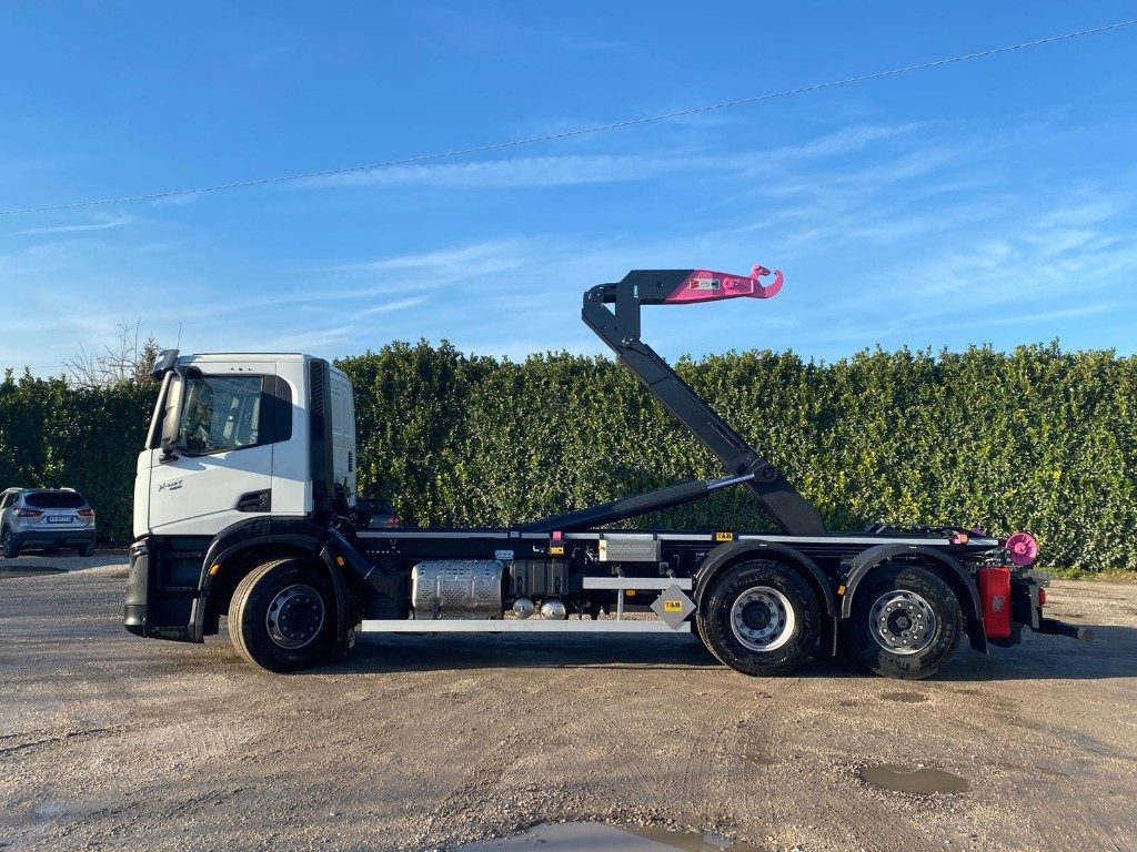 IVECO X-WAY AD280X48 NUOVO SCARRABILE PASSO 4500 - Pacēlājs ar āķi: foto 3 IVECO X-WAY AD280X48 NUOVO SCARRABILE PASSO 4500 - Pacēlājs ar āķi: foto 3