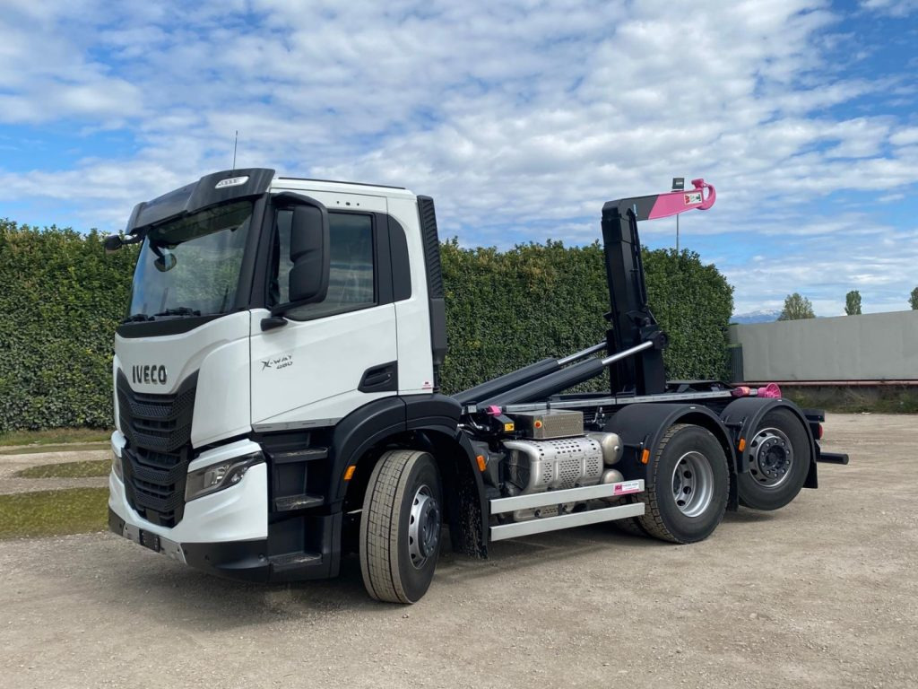 IVECO X-WAY AD280X48Y NUOVO SCARRABILE PASSO 3120 - Pacēlājs ar āķi: foto 1 IVECO X-WAY AD280X48Y NUOVO SCARRABILE PASSO 3120 - Pacēlājs ar āķi: foto 1