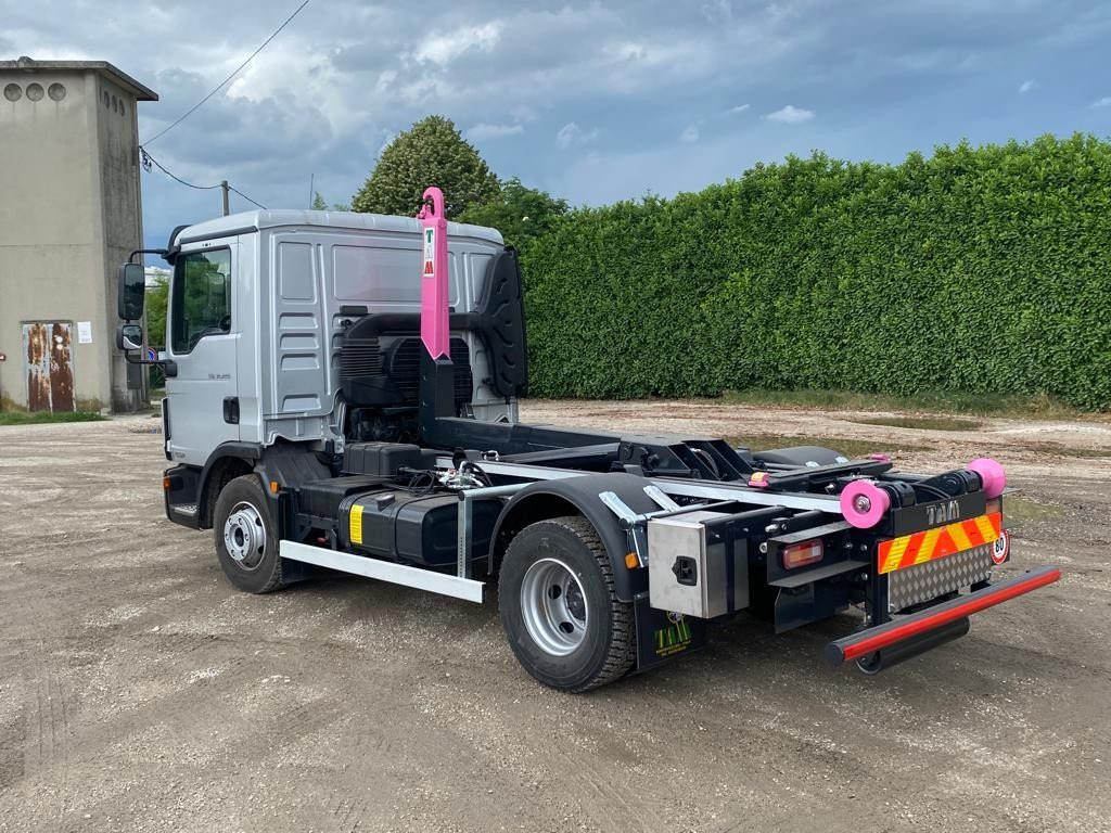 MAN TGM 12.220 - Pacēlājs ar āķi: foto 3 MAN TGM 12.220 - Pacēlājs ar āķi: foto 3