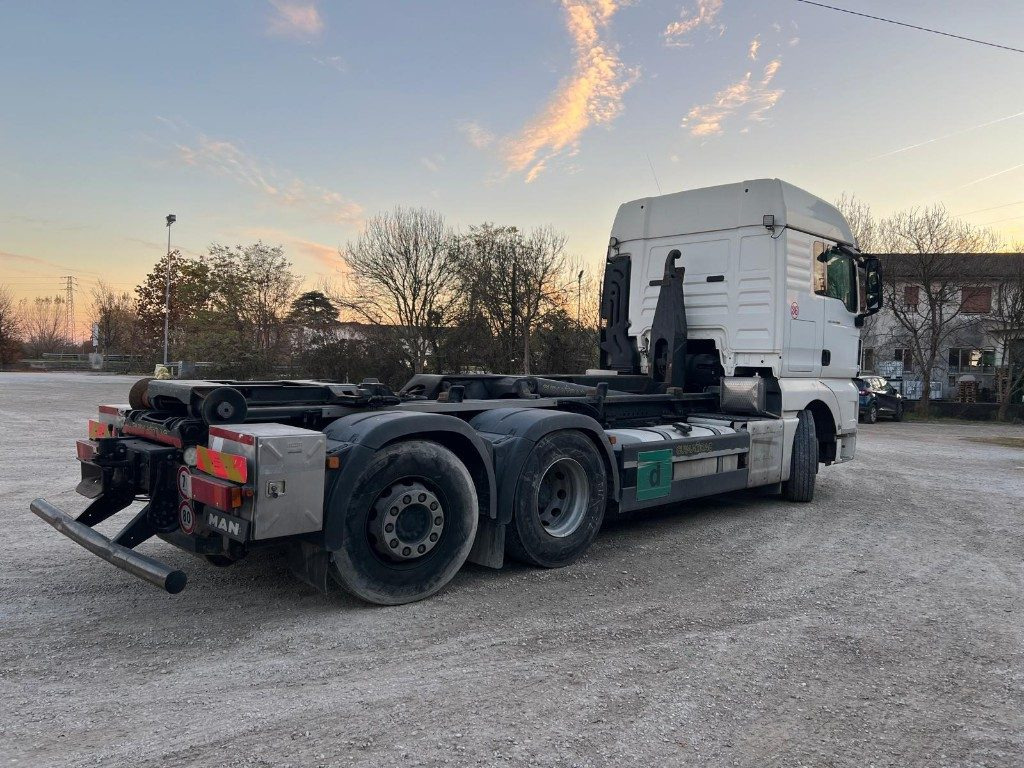 MAN TGX 26.480 USATO SCARRABILE - Pacēlājs ar āķi: foto 2 MAN TGX 26.480 USATO SCARRABILE - Pacēlājs ar āķi: foto 2