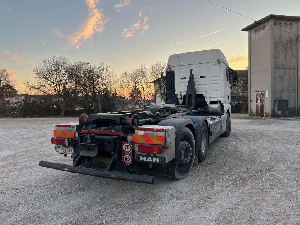 MAN TGX 26.480 USATO SCARRABILE - Pacēlājs ar āķi: foto 4 MAN TGX 26.480 USATO SCARRABILE - Pacēlājs ar āķi: foto 4