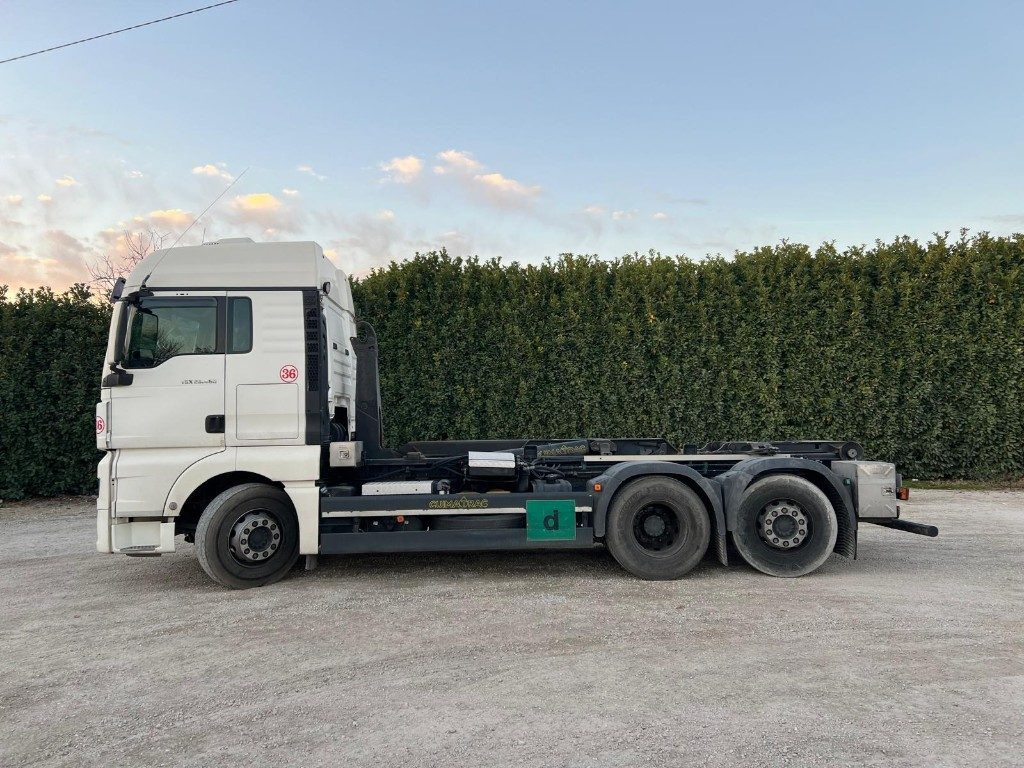 MAN TGX 26.480 USATO SCARRABILE - Pacēlājs ar āķi: foto 3 MAN TGX 26.480 USATO SCARRABILE - Pacēlājs ar āķi: foto 3