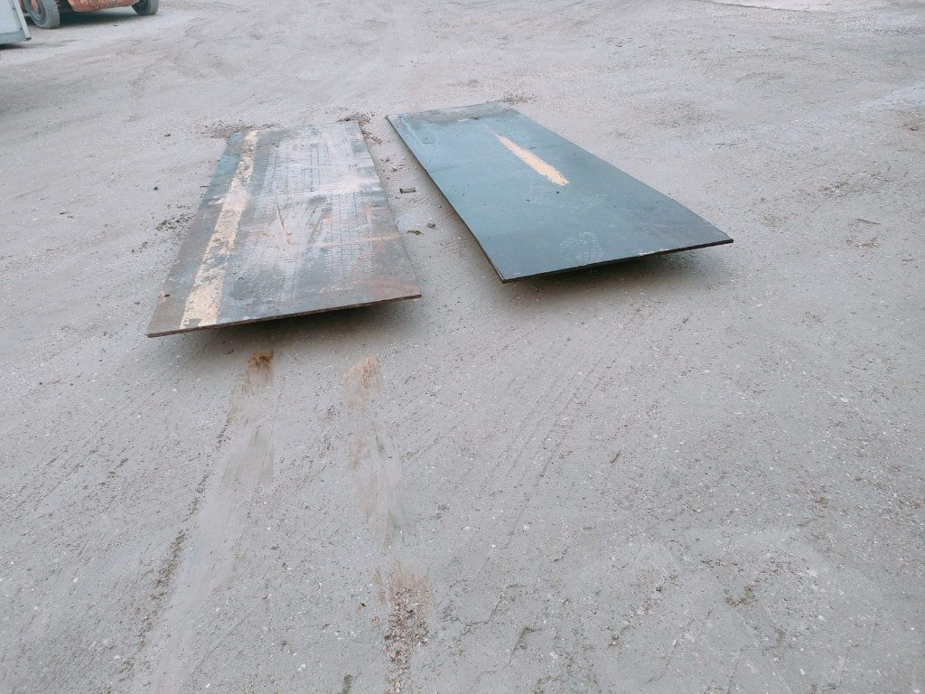 PEDANE IN FERRO PER CONTAINER - Virsbūve un ārpuse - Maināmā virsbūve/ Konteiner: foto 1 PEDANE IN FERRO PER CONTAINER - Virsbūve un ārpuse - Maināmā virsbūve/ Konteiner: foto 1
