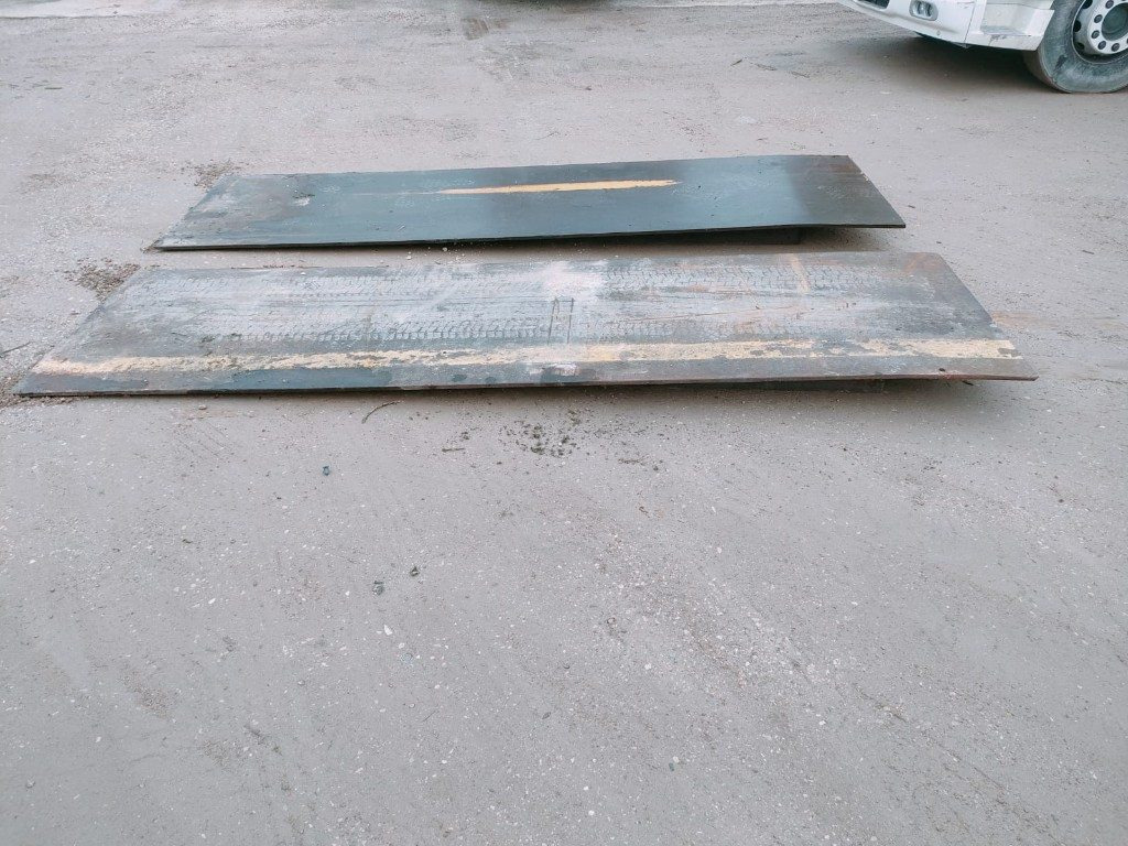 PEDANE IN FERRO PER CONTAINER - Virsbūve un ārpuse - Maināmā virsbūve/ Konteiner: foto 5 PEDANE IN FERRO PER CONTAINER - Virsbūve un ārpuse - Maināmā virsbūve/ Konteiner: foto 5