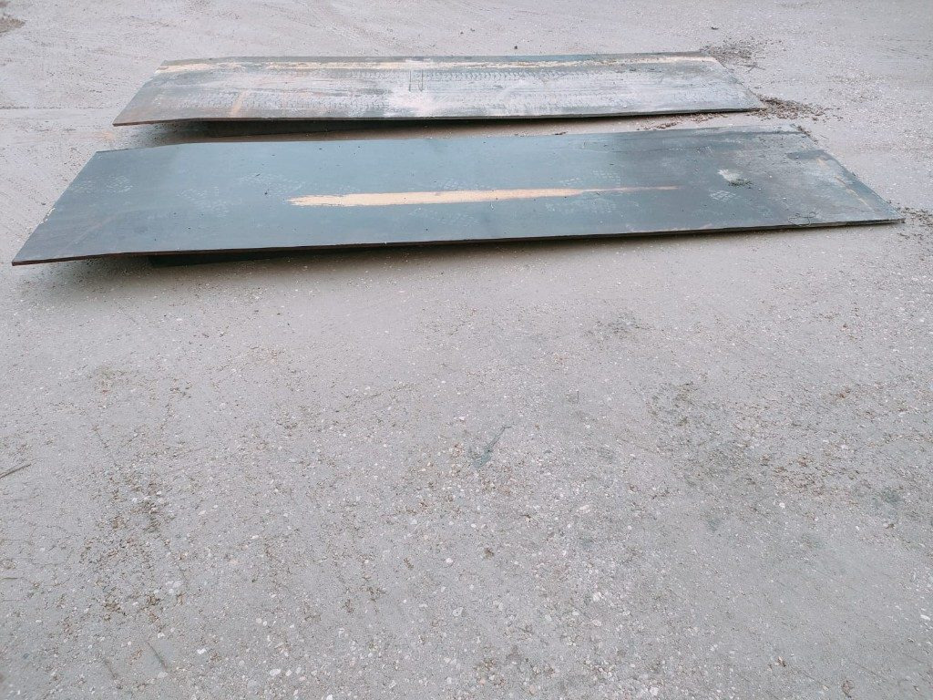PEDANE IN FERRO PER CONTAINER - Virsbūve un ārpuse - Maināmā virsbūve/ Konteiner: foto 3 PEDANE IN FERRO PER CONTAINER - Virsbūve un ārpuse - Maināmā virsbūve/ Konteiner: foto 3