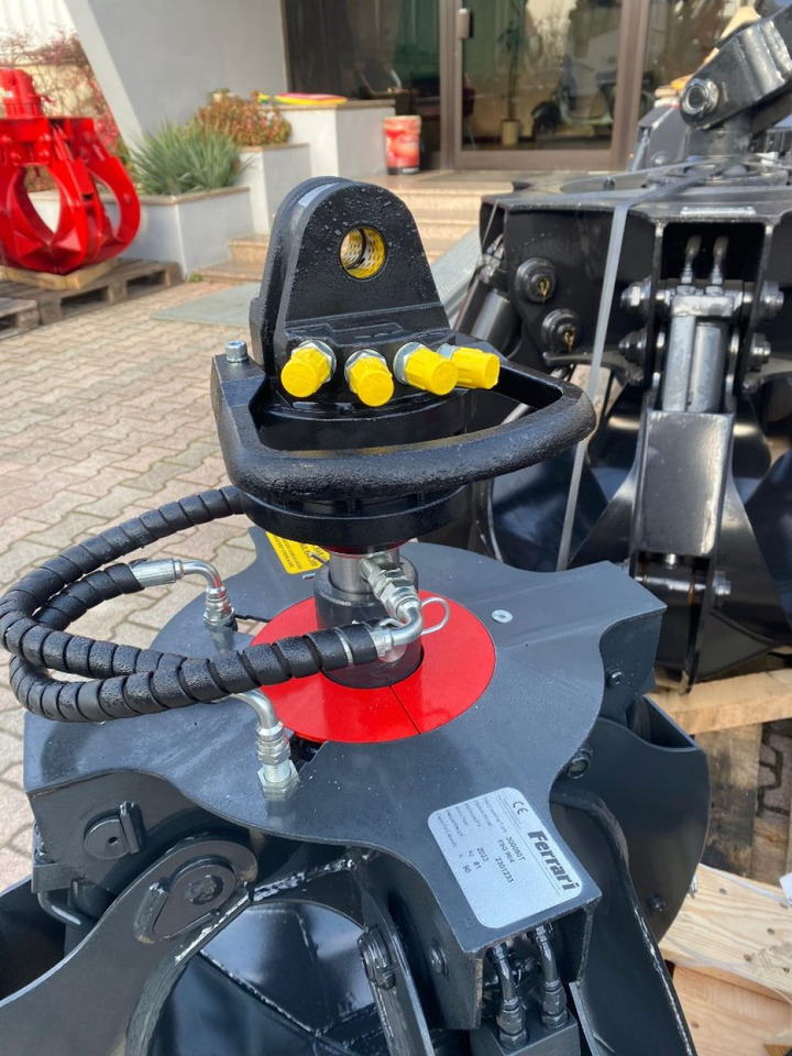 POLIPO NUOVO MARCA FERRARI 4 PALE - Greiferi: foto 4 POLIPO NUOVO MARCA FERRARI 4 PALE - Greiferi: foto 4