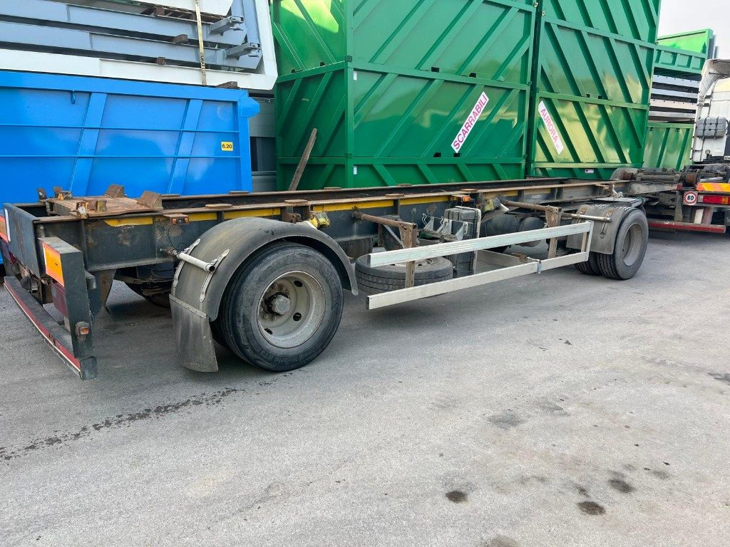 RIMORCHIO USATO ROAGNA SCARRABILE - Multilift/ Būvgružu konteinera piekabe: foto 4 RIMORCHIO USATO ROAGNA SCARRABILE - Multilift/ Būvgružu konteinera piekabe: foto 4