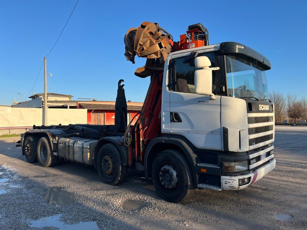 SCANIA CV R124 SCARRABILE CON GRU E POLIPO - Pacēlājs ar āķi: foto 4 SCANIA CV R124 SCARRABILE CON GRU E POLIPO - Pacēlājs ar āķi: foto 4