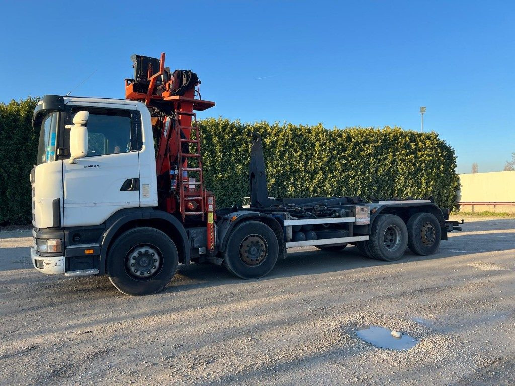 SCANIA CV R124 SCARRABILE CON GRU E POLIPO - Pacēlājs ar āķi, Kravas auto ar manipulatoru: foto 2 SCANIA CV R124 SCARRABILE CON GRU E POLIPO - Pacēlājs ar āķi, Kravas auto ar manipulatoru: foto 2