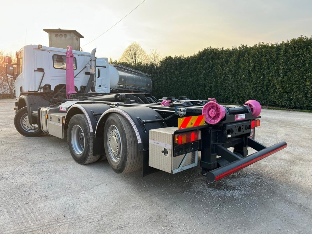 SCANIA P410 SCARRABILE CON RIDUTTORE AI MOZZI - Pacēlājs ar āķi: foto 4 SCANIA P410 SCARRABILE CON RIDUTTORE AI MOZZI - Pacēlājs ar āķi: foto 4
