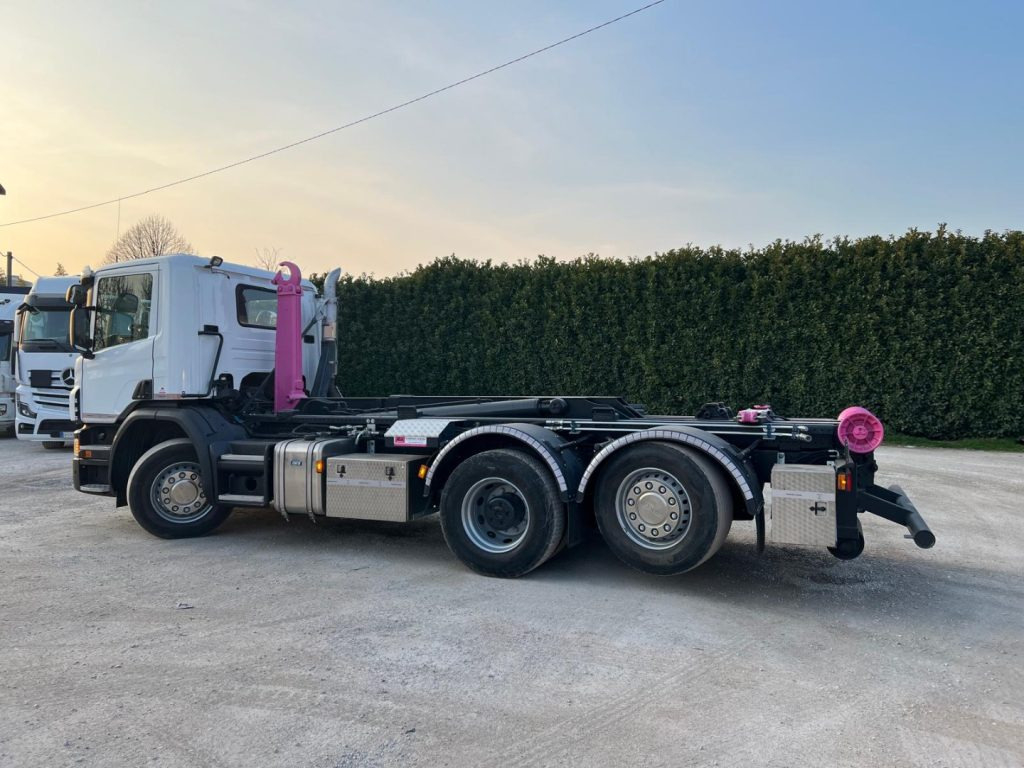 SCANIA P410 SCARRABILE CON RIDUTTORE AI MOZZI - Pacēlājs ar āķi: foto 3 SCANIA P410 SCARRABILE CON RIDUTTORE AI MOZZI - Pacēlājs ar āķi: foto 3