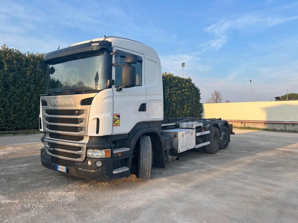 SCANIA R480 SCARRABILE - Pacēlājs ar āķi: foto 1 SCANIA R480 SCARRABILE - Pacēlājs ar āķi: foto 1
