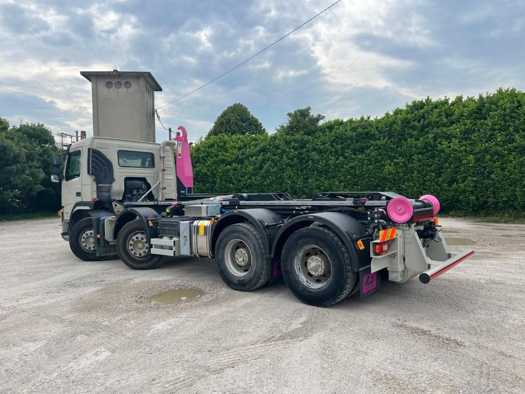 VOLVO FM480 SCARRABILE 8X4 - Pacēlājs ar āķi: foto 3 VOLVO FM480 SCARRABILE 8X4 - Pacēlājs ar āķi: foto 3