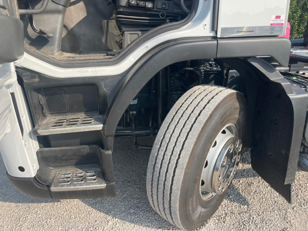 VOLVO FM9 SCARRABILE - Pacēlājs ar āķi: foto 3 VOLVO FM9 SCARRABILE - Pacēlājs ar āķi: foto 3