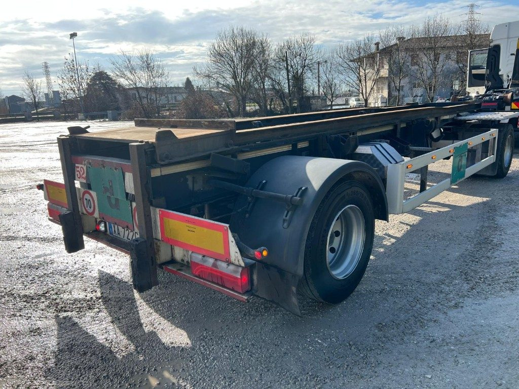 ZORZI RIMORCHIO SCARRABILE ZORZI 20R070 PNEUMATICO - Multilift/ Būvgružu konteinera piekabe: foto 2 ZORZI RIMORCHIO SCARRABILE ZORZI 20R070 PNEUMATICO - Multilift/ Būvgružu konteinera piekabe: foto 2