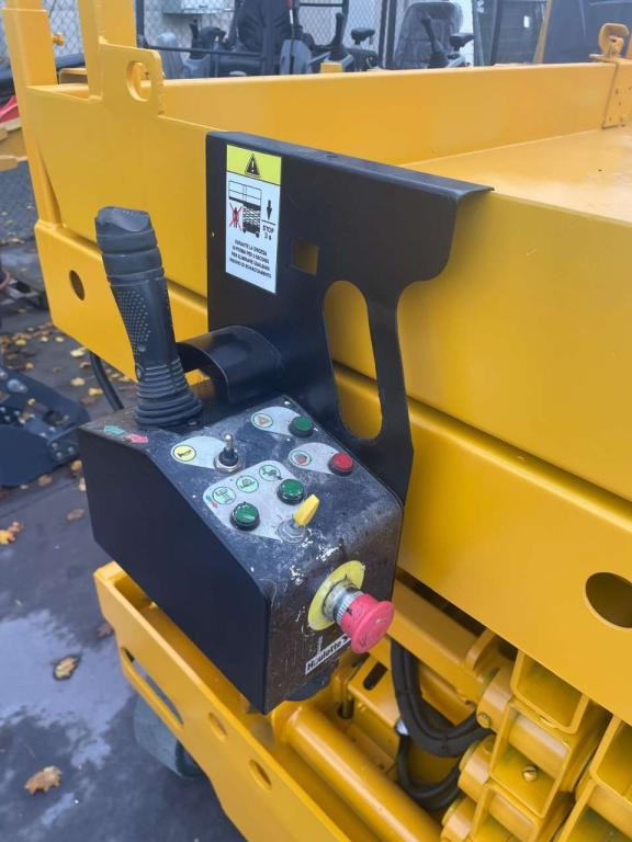 Haulotte COMPACT 12 - Šķērveida pacēlājs: foto 2 Haulotte COMPACT 12 - Šķērveida pacēlājs: foto 2