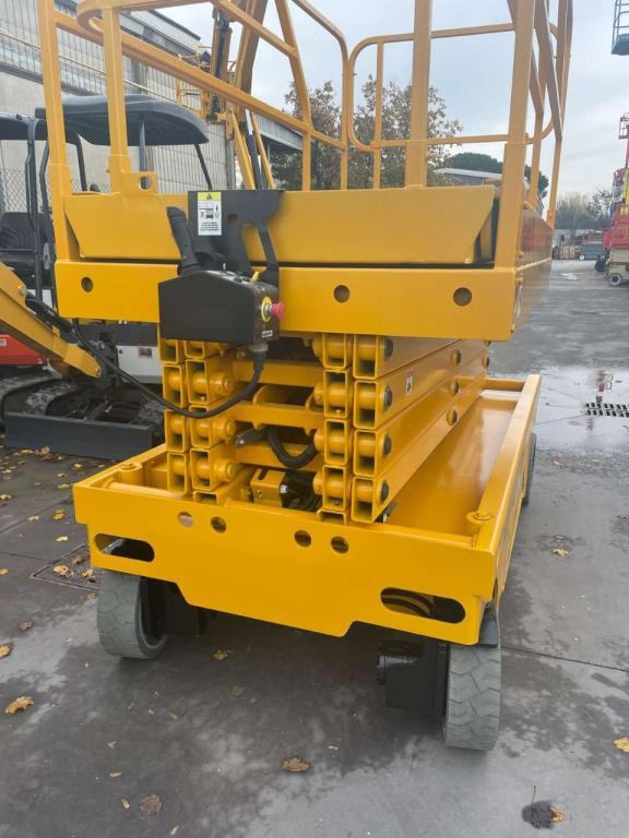 Haulotte COMPACT 12 - Šķērveida pacēlājs: foto 3 Haulotte COMPACT 12 - Šķērveida pacēlājs: foto 3