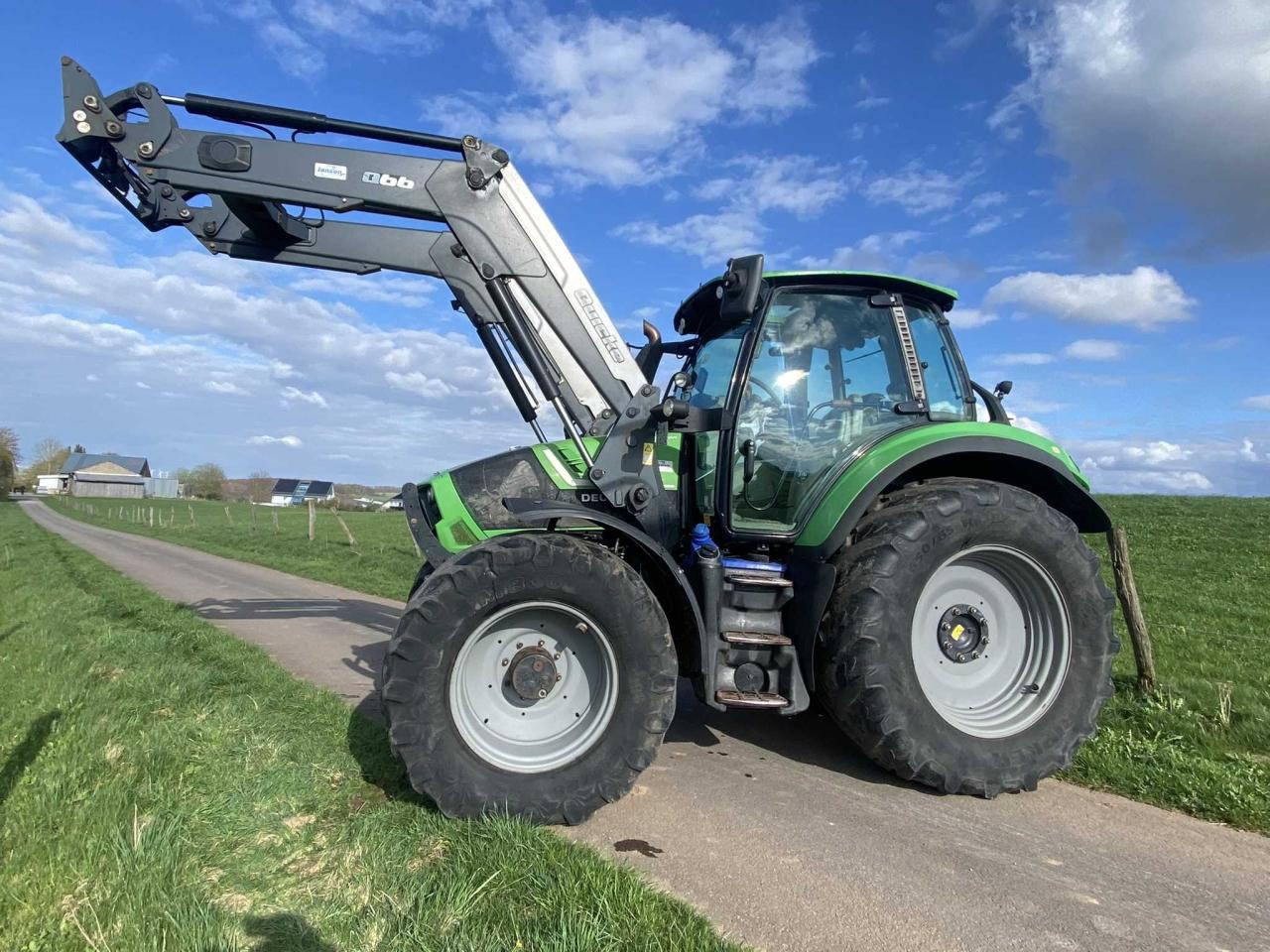 Deutz-Fahr 6150.4 Agrotron TTV - Traktors: foto 2 Deutz-Fahr 6150.4 Agrotron TTV - Traktors: foto 2