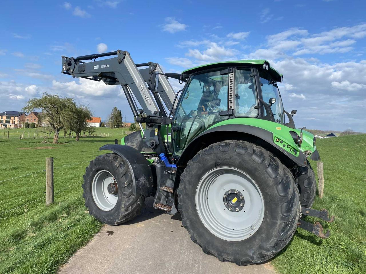 Deutz-Fahr 6150.4 Agrotron TTV - Traktors: foto 4 Deutz-Fahr 6150.4 Agrotron TTV - Traktors: foto 4