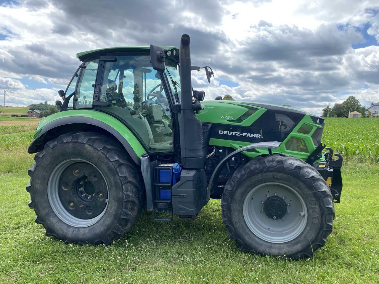 Deutz-Fahr 6155 Agrotron - Traktors: foto 2 Deutz-Fahr 6155 Agrotron - Traktors: foto 2