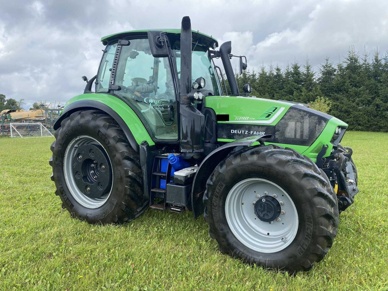 Deutz-Fahr 6190 Agrotron TTV - Traktors: foto 2 Deutz-Fahr 6190 Agrotron TTV - Traktors: foto 2