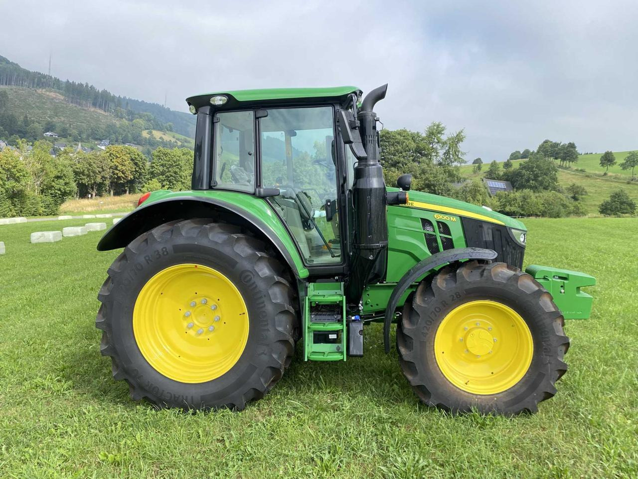 John Deere 6100 M AutoQuadEco - Traktors: foto 4 John Deere 6100 M AutoQuadEco - Traktors: foto 4