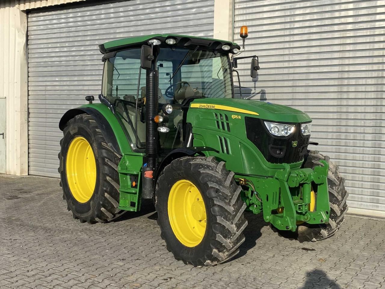John Deere 6115R - Traktors: foto 3 John Deere 6115R - Traktors: foto 3