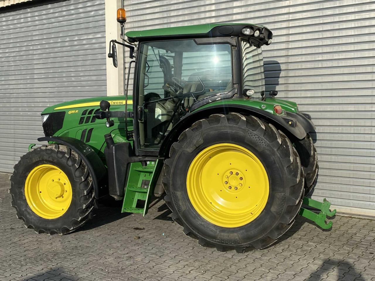 John Deere 6115R - Traktors: foto 4 John Deere 6115R - Traktors: foto 4