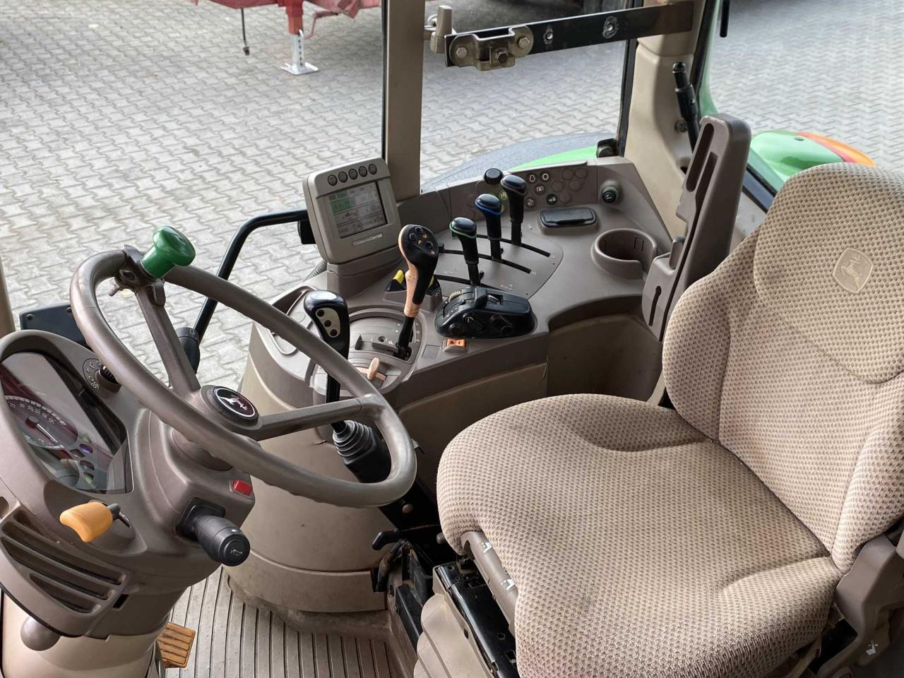 John Deere 6430 Premium - Traktors: foto 4 John Deere 6430 Premium - Traktors: foto 4