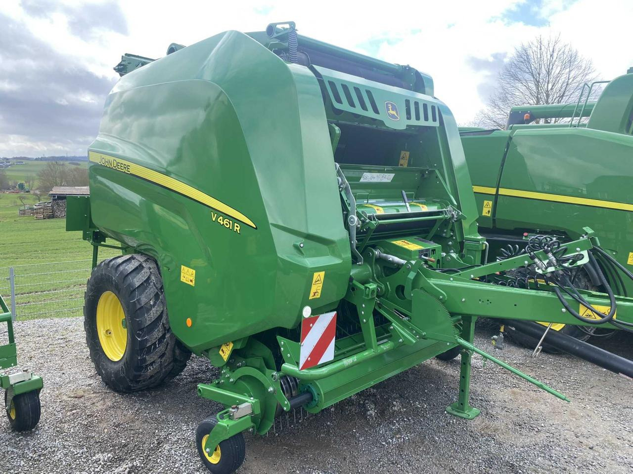 John Deere V461 R - 671 Bunde - Rituļu prese: foto 3 John Deere V461 R - 671 Bunde - Rituļu prese: foto 3