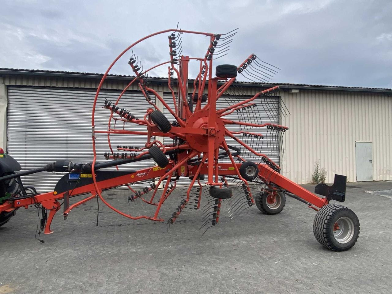 Kuhn GA 8731 - Vālotājs/ Ārdītājs: foto 1 Kuhn GA 8731 - Vālotājs/ Ārdītājs: foto 1