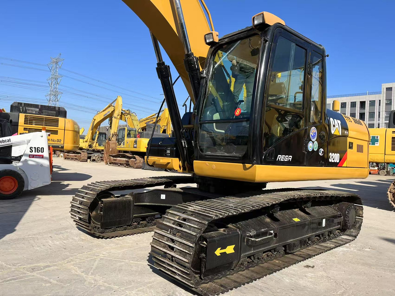 CAT 320D - Kāpurķēžu ekskavators: foto 3 CAT 320D - Kāpurķēžu ekskavators: foto 3