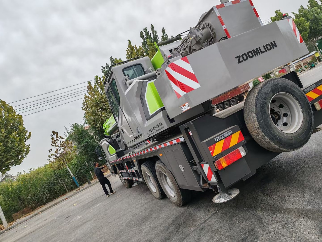 ZOOMLION ZTC251V 25 TON TRUCK CRANE - Autoceltnis: foto 3 ZOOMLION ZTC251V 25 TON TRUCK CRANE - Autoceltnis: foto 3