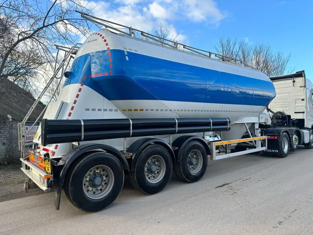 Feldbinder Powder Tanker - Silosa puspiekabe: foto 5 Feldbinder Powder Tanker - Silosa puspiekabe: foto 5