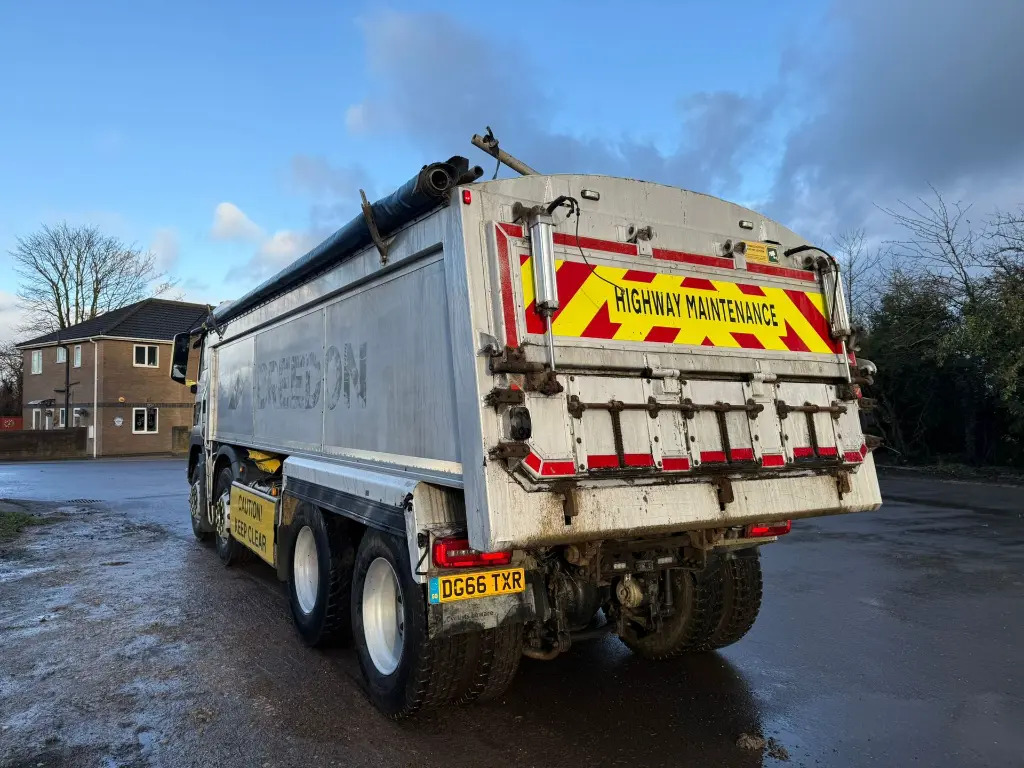 MAN TGS 32.400 Tipper 8x4 - RHD - Kravas automašīna pašizgāzējs: foto 4 MAN TGS 32.400 Tipper 8x4 - RHD - Kravas automašīna pašizgāzējs: foto 4