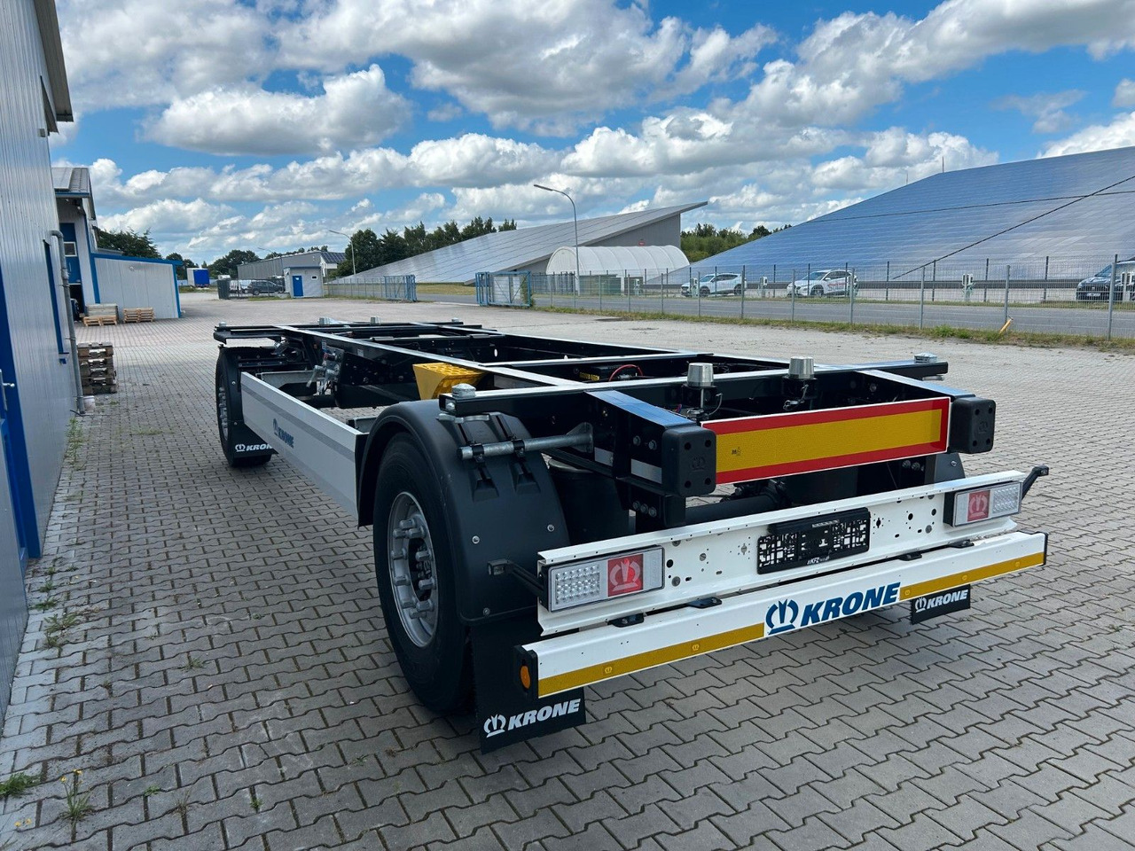 Krone AZW 18 eL3B9 22,5" BDF Box Carrier Neufahrzeug - Piekabe noņemamā virsbūve/ Konteineru vedējs: foto 4 Krone AZW 18 eL3B9 22,5" BDF Box Carrier Neufahrzeug - Piekabe noņemamā virsbūve/ Konteineru vedējs: foto 4